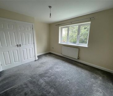 2 bedroom end of terrace house to rent - Photo 2