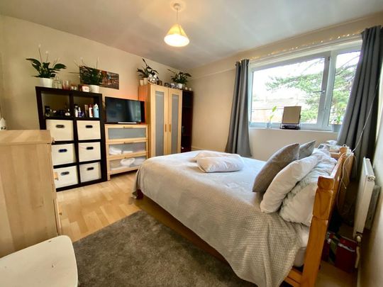 1 bedroom in a flat share to rent - Photo 1