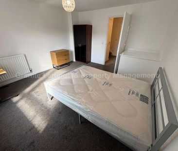 Lauderdale Crescent, Plymouth Grove, Manchester, M13 - Photo 2