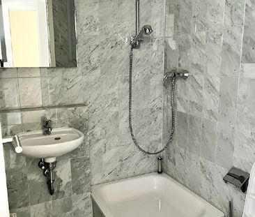 Originell wohnen mit Lift, Wintergarten und Blick ins Grüne! - Photo 3