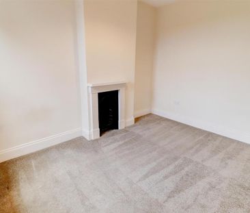 2 bedroom end of terrace house to rent - Photo 5