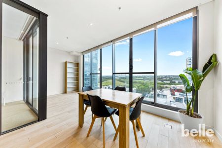 Elevated Waterview & Cityscape Panorama | Massive Internal & Floorboarded Sunroom - Photo 2
