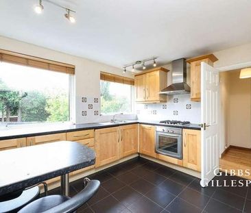 Long Grove, Seer Green, HP9 - Photo 2