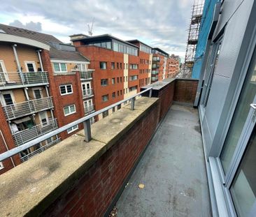 2 bedroom flat to rent - Photo 5