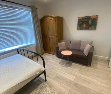 House share to rent - Photo 4