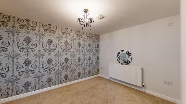 2 bedroom Flat To Let - Photo 1