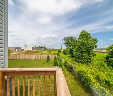 For Lease - 193 Danzatore Path, Oshawa, Ontario - Photo 5