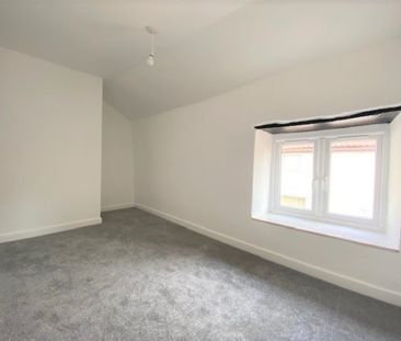 2 bed semi-detached house to rent in High Street, Crediton - Photo 4