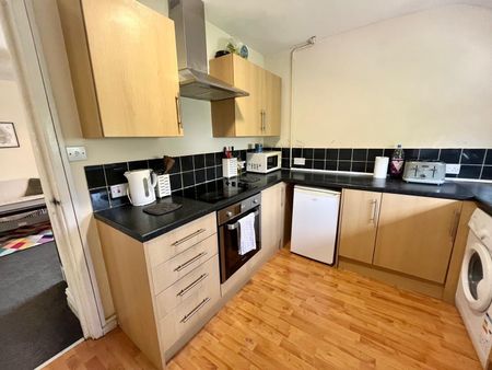 Claude Road, Cardiff - Photo 2