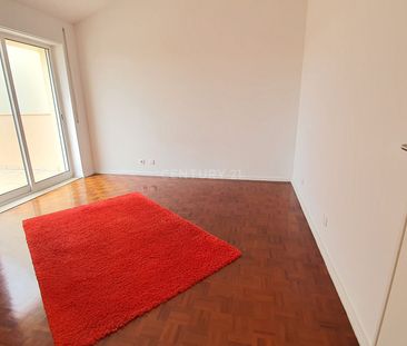 * RESERVADO *Apartamento T2 Remodelado com Anexo e 2 Terraços - Odi... - Photo 4