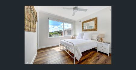 Beautifully Renovated One Bedroom Apartment - Photo 3