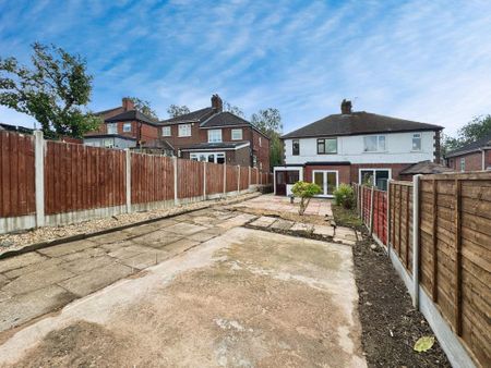 3 bedroom semi-detached house to rent - Photo 2