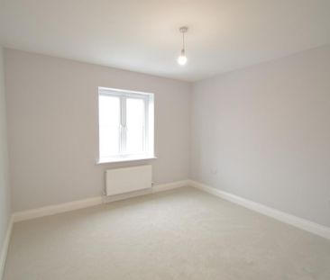 3 bedroom link detached house to rent - Photo 1