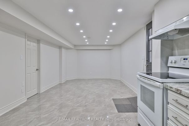 For Lease - 212 Barhill Road, Vaughan, Ontario - Photo 1