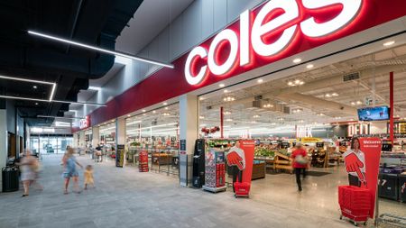 SPACIOUS TWO BEDROOM APARTMENT WITH HUGE OUTDOOR DECK - WALK TO BEACH! - Photo 4