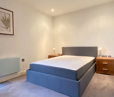 94 The Quays, Salford Quays, SALFORD - Photo 4