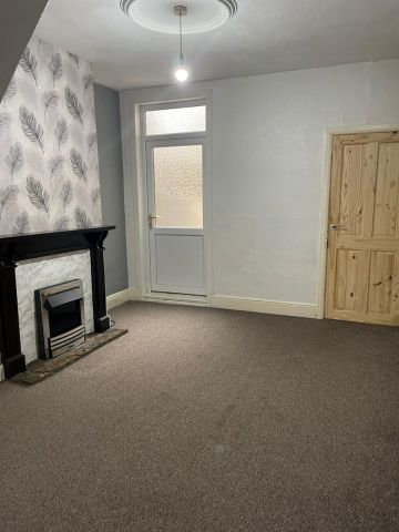 2 Bed Terraced House, Western Road, LE3 - Photo 2