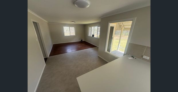 3 bedroom in a quiet rural setting - Photo 1