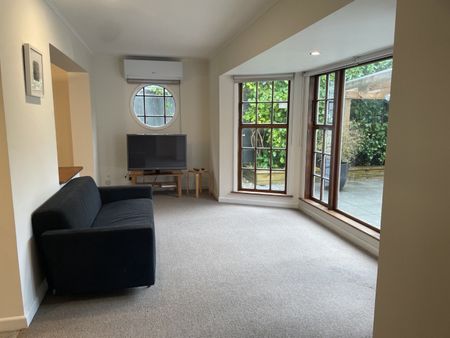 Charming 1-Bedroom Downstairs Apartment - Photo 4