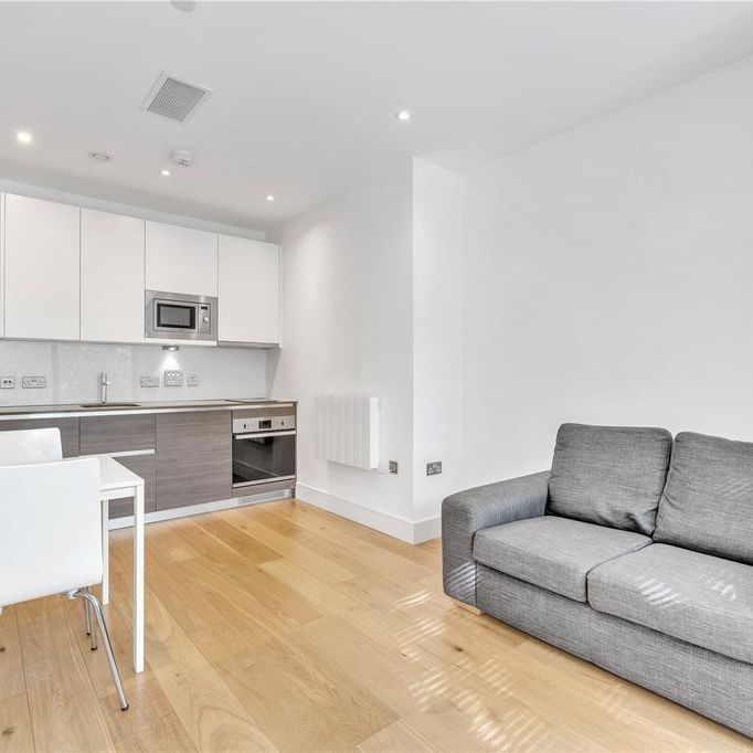 Studio to rent - Photo 1