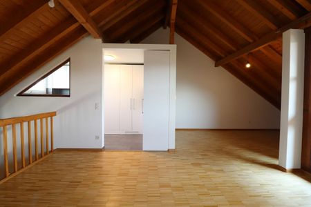 Im beliebten Freuler-Quartier - modernisierte Maisonette-Dachwohnung mit 2 Balkonen - Photo 4