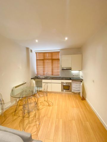 2 bedroom flat to rent - Photo 4