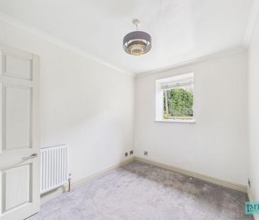 4 bedroom semi-detached house to rent - Photo 6