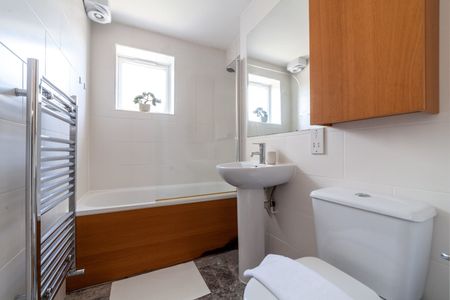 1 Bed Flat, Kelmscott House, SW19 - Photo 4