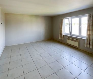 ZONNIG APPARTEMENT IN HET HARTJE VAN WAARDAMME met 2 slaapkamers. - Foto 3