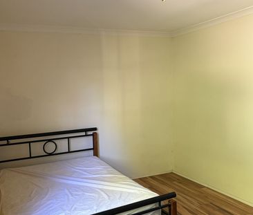 Charming Family Home in Sought-After Leamington! - Photo 5