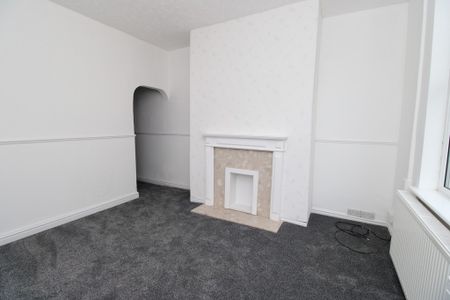 To Let 2 Bed Mid Terraced House - Photo 4