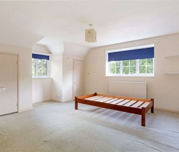 A charming family home offering flexible accommodation across two floors. - Photo 1