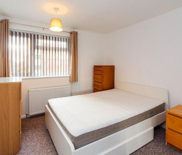 3 bedroom apartment to rent - Photo 6