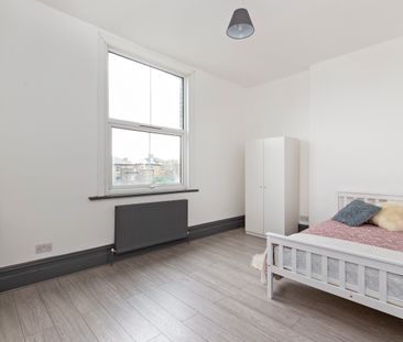 🏡 Modern Victorian Property with Bedsits and their own Private Kitc... - Photo 6