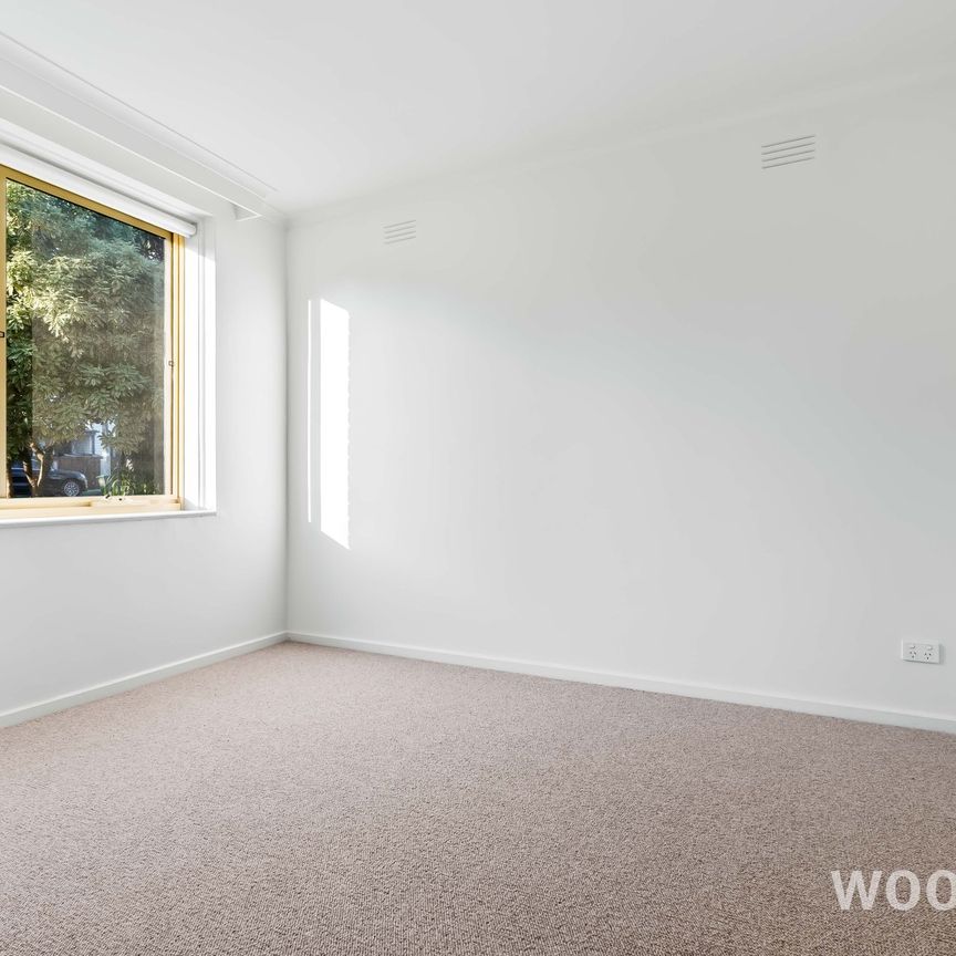 CLOSE TO THE HEART OF THORNBURY - Photo 1