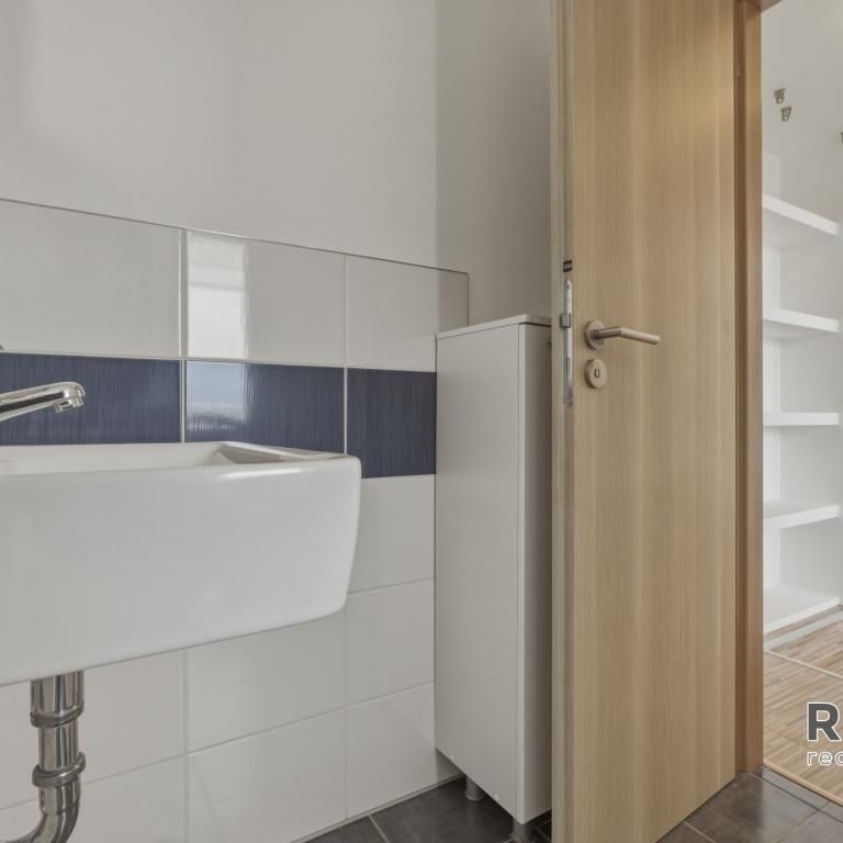 Pronájem bytu 1+kk 33 m2 - Photo 1