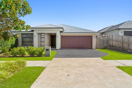 Stunning Family Home - Photo 4