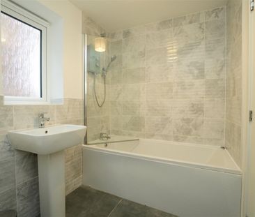 3 bedroom House To Let - Photo 2