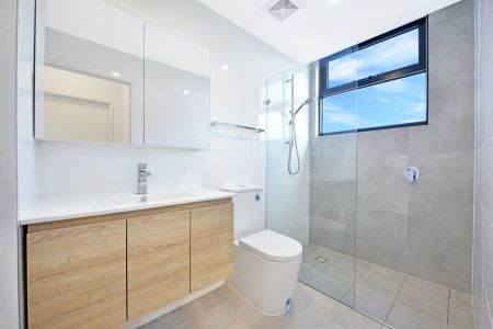 Modern one-bedroom apartment in convenient location - Photo 5