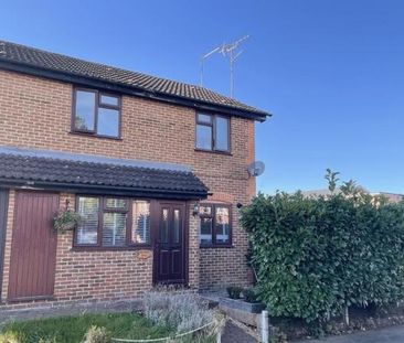 Chestnut Walk, West Byfleet, Surrey, KT14 - Photo 4