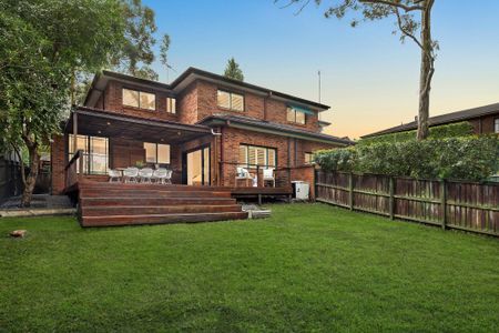 Beautifully Updated Duplex in Prestigious Pymble Location - Photo 2