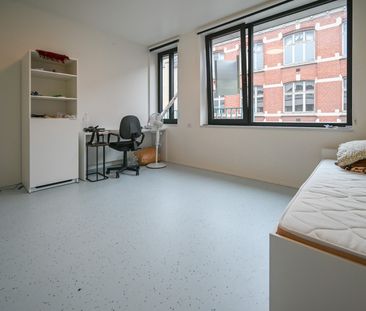 Studentenkamer met eigen sanitair in centrum Kortrijk - Photo 2