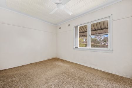 4 Gardenia Grove, Lalor Park NSW 2147 - House For Rent | Domain - Photo 4