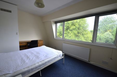 6 bedroom Semi-detached house to rent - Photo 3