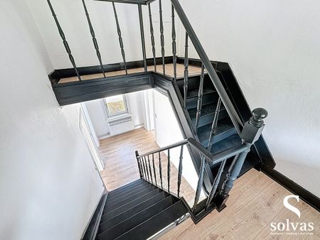 BEZOEKMOMENT VOLZET: Charmante woning met ruime tuin en dubbele garage - Photo 2