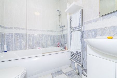 Room in a Shared House, Lingwell Road, SW17 - Photo 5