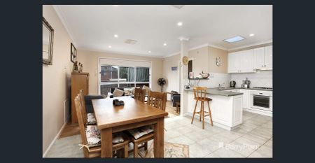 Charming unit in Meadow Heights - Photo 2