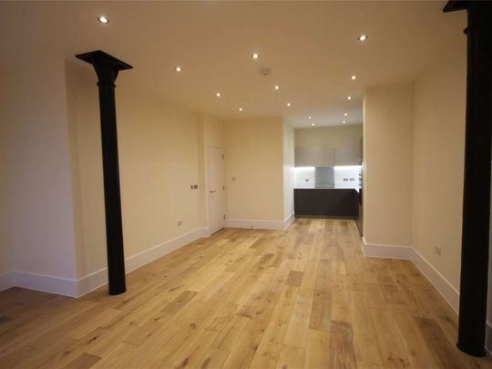 Two bedroom duplex apartment with parking - Photo 1