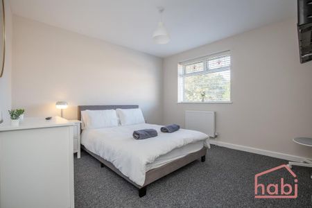 6 bedroom terraced house to rent - Photo 4