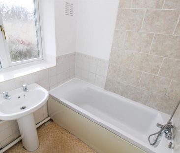 3 bedroom terraced house to rent - Photo 6